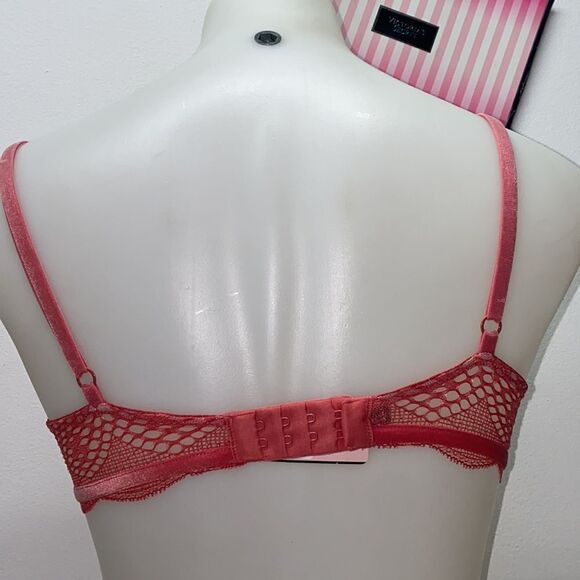 🔥VICTORIA SECRET BRA Very sexy pushup SZ 32D New - Picture 4 of 6